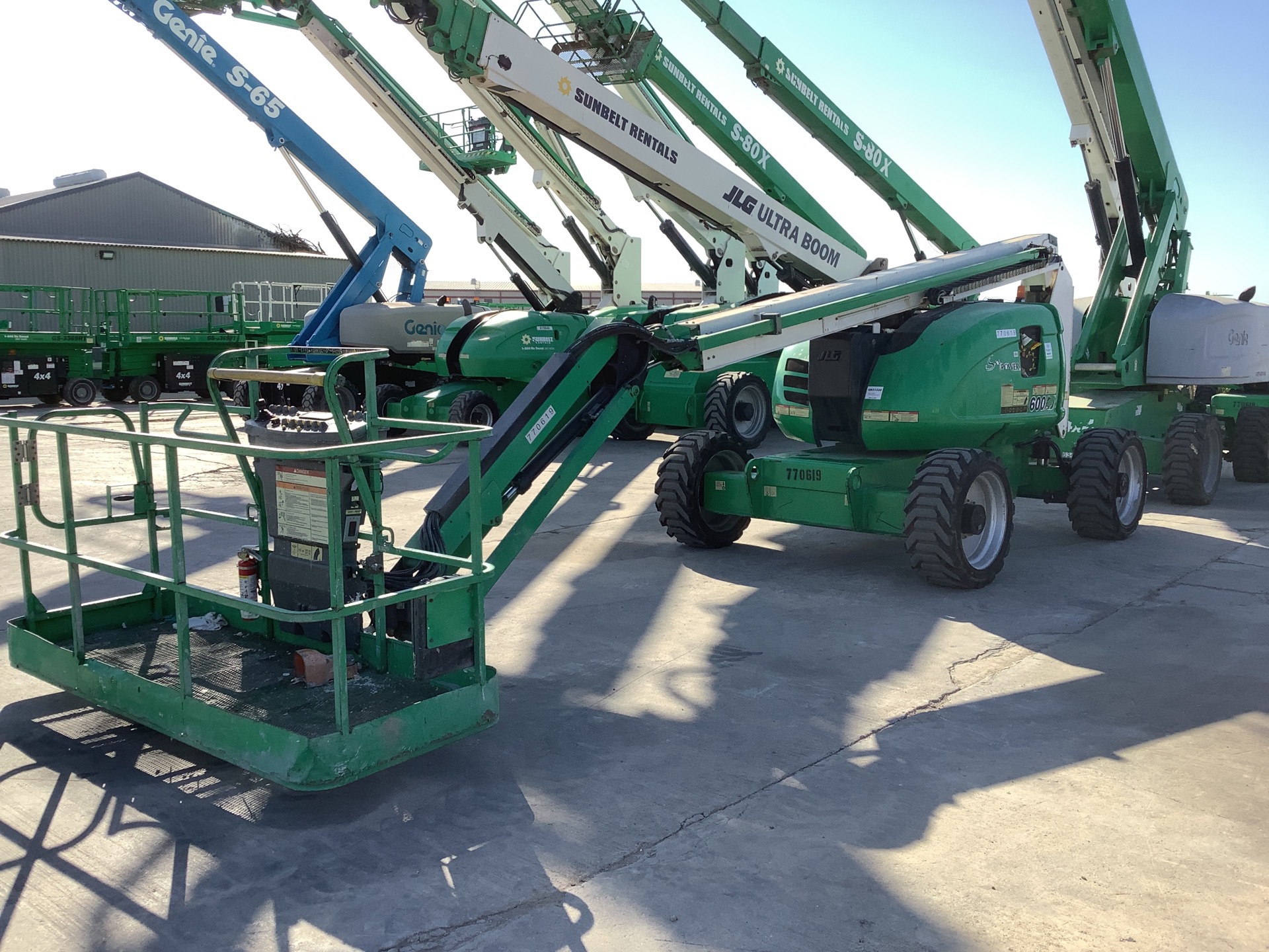 2015 JLG 600AJ 4WD Diesel Articulating Boom Lift