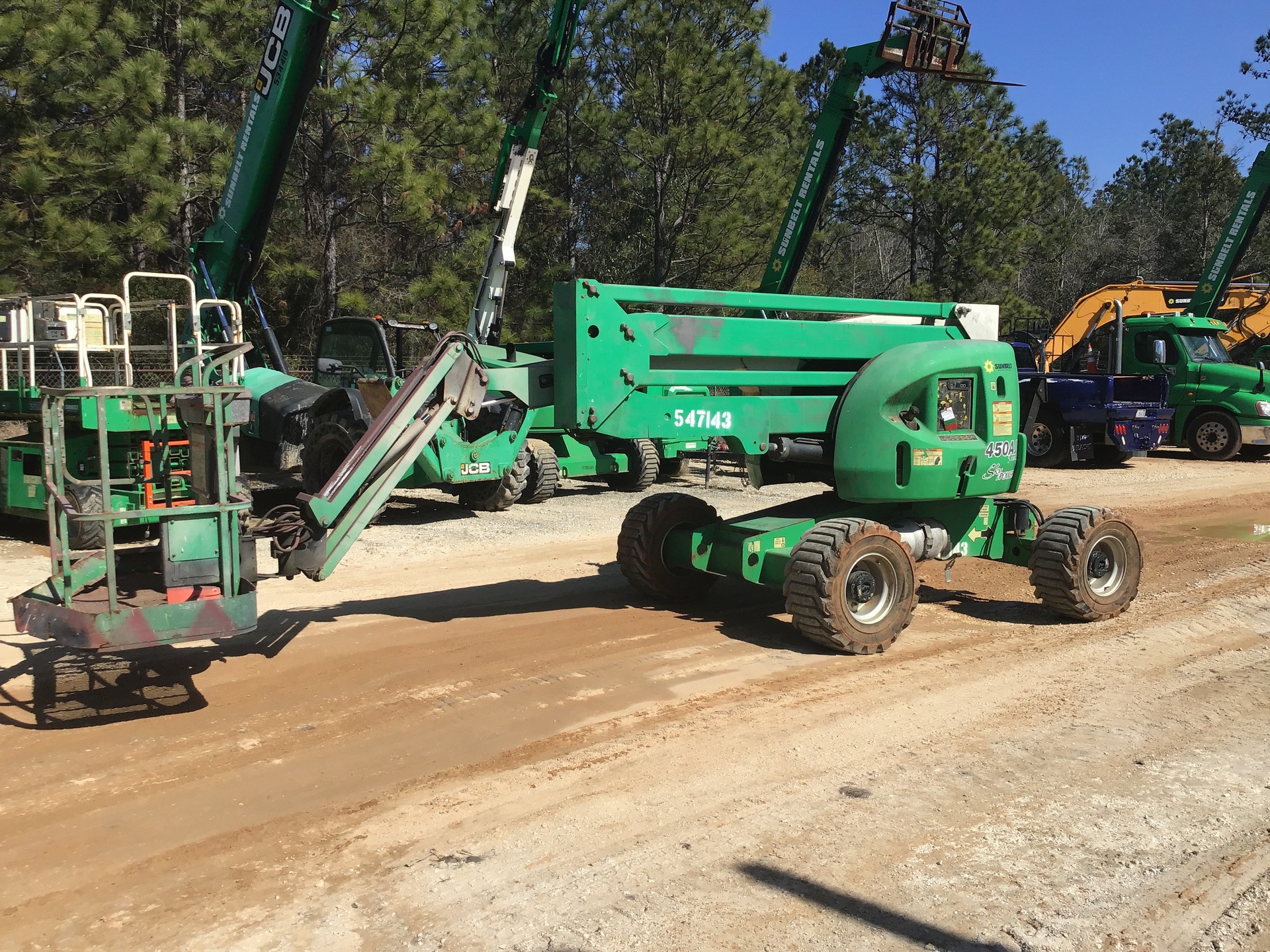 2013 JLG 450AJ Series II 4WD Diesel Articulating Boom Lift