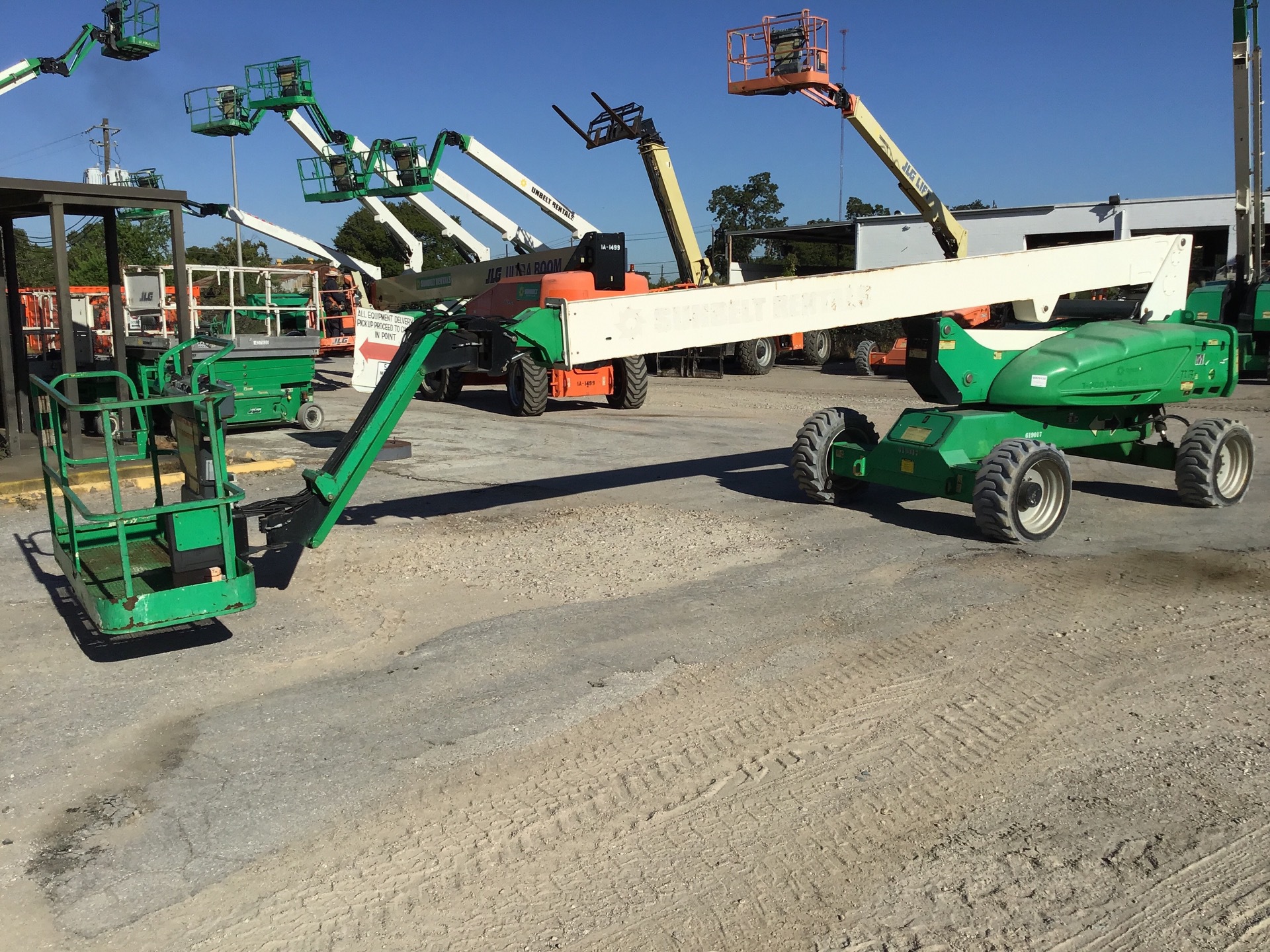 2014 JLG M600JP 4WD Diesel Telescopic Boom Lift