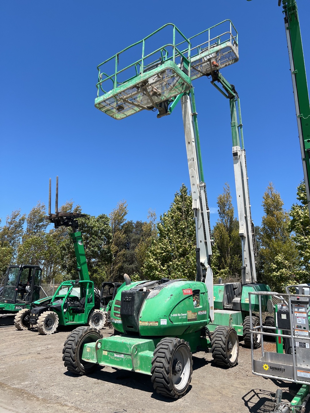 2015 JLG 600AJ 4WD Diesel Articulating Boom Lift