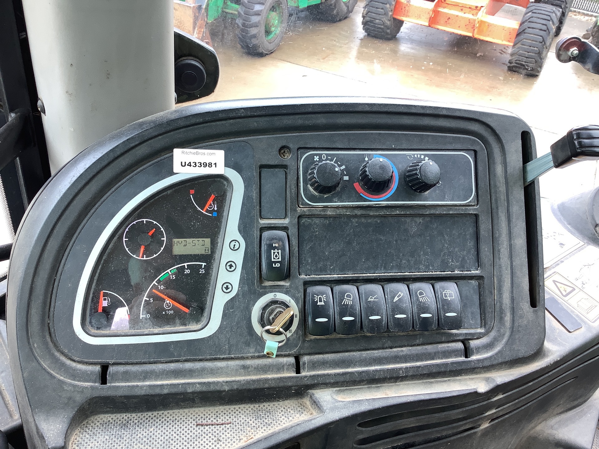 Photo - 28