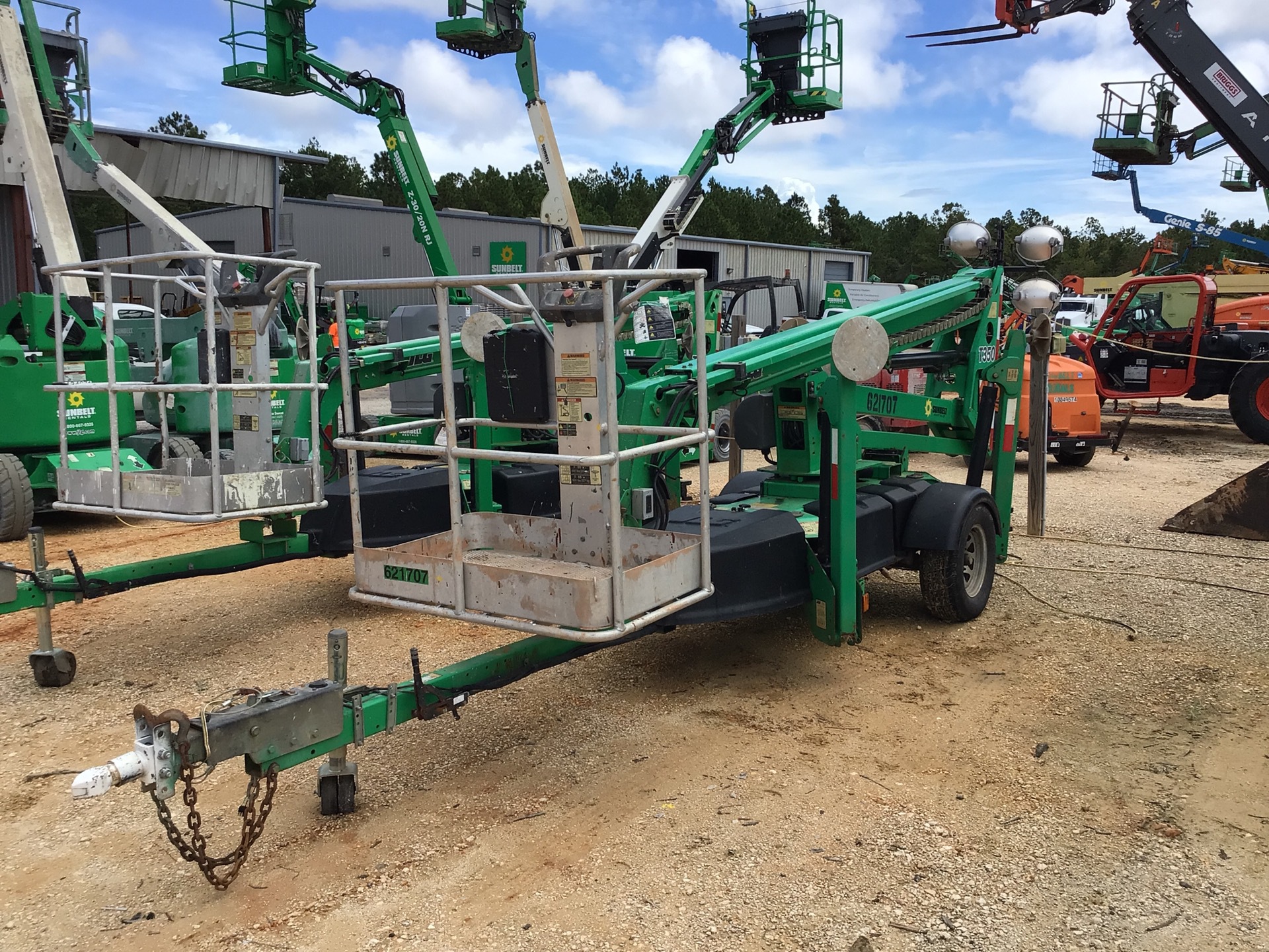 2014 JLG T350 Towable Lift
