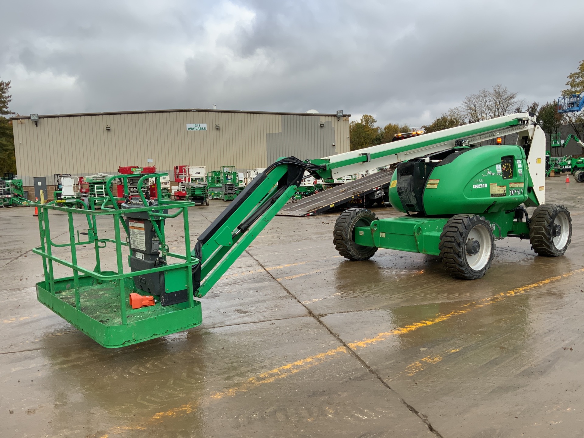 2015 JLG 600AJ 4WD Dual Fuel Articulating Boom Lift